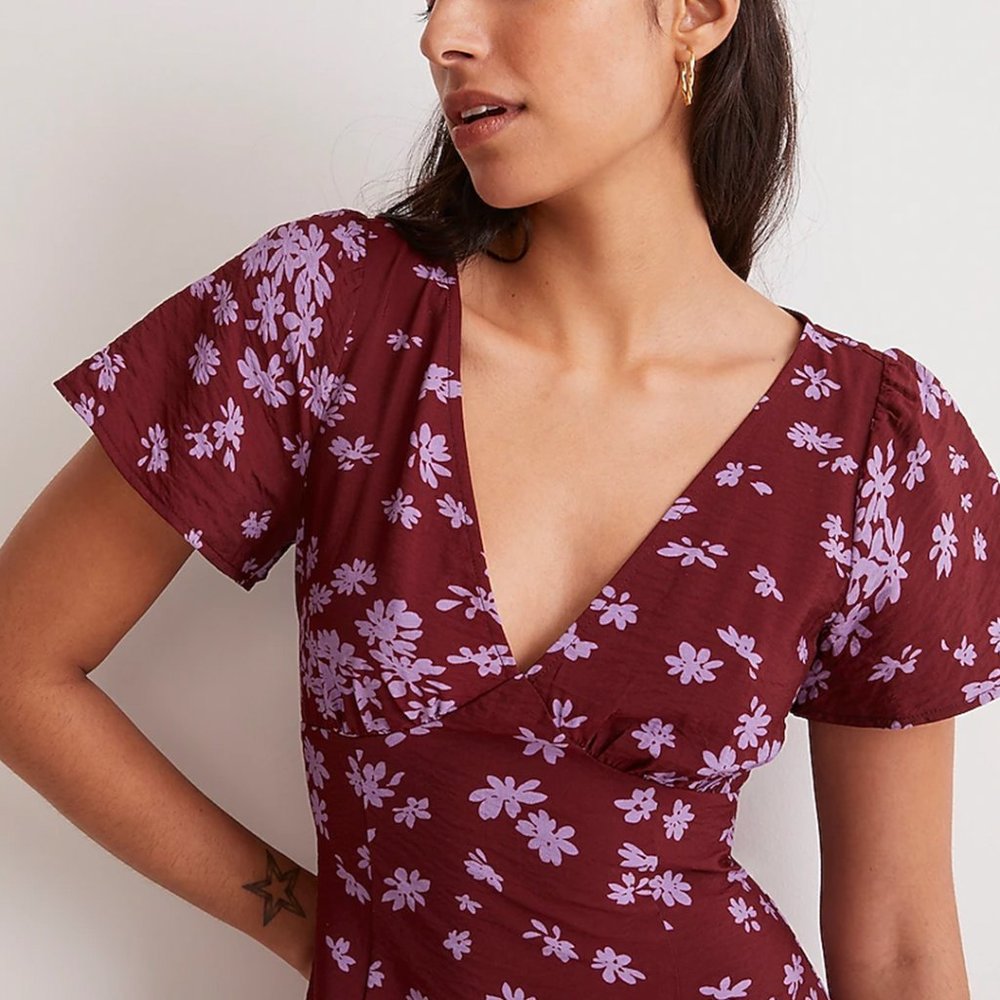 Madewell V-Neck Flutter-Sleeve Midi Dress | Cabernet | Size 00 - Picture 4 of 7